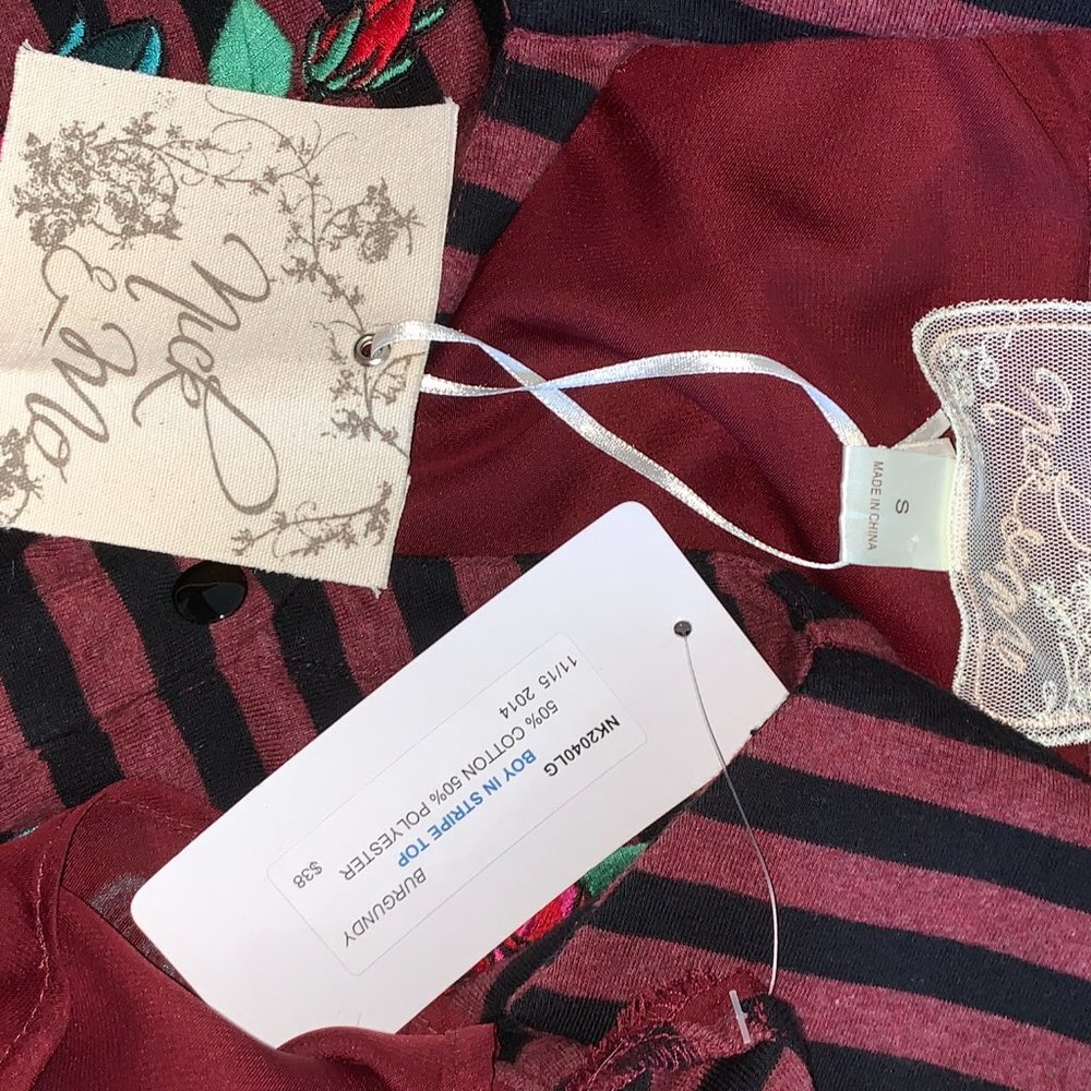 NWT - Nick & Mo Embroidered Sheer Back Top - Picture 7 of 12